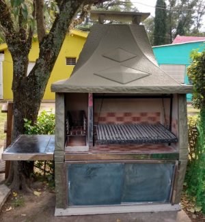 Parrilla de 1.45 mt de piedra con fogón reforzada color verde